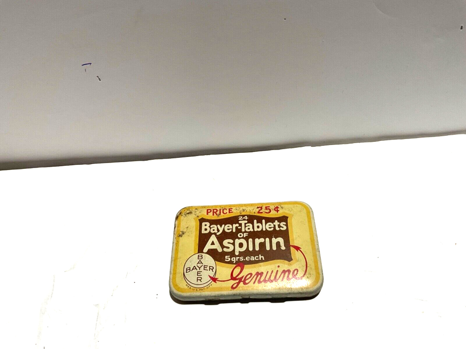 Vintage Bayer Aspirin 24 Tablet Tin – 2-3/4″ x 1-7/8 25 cent