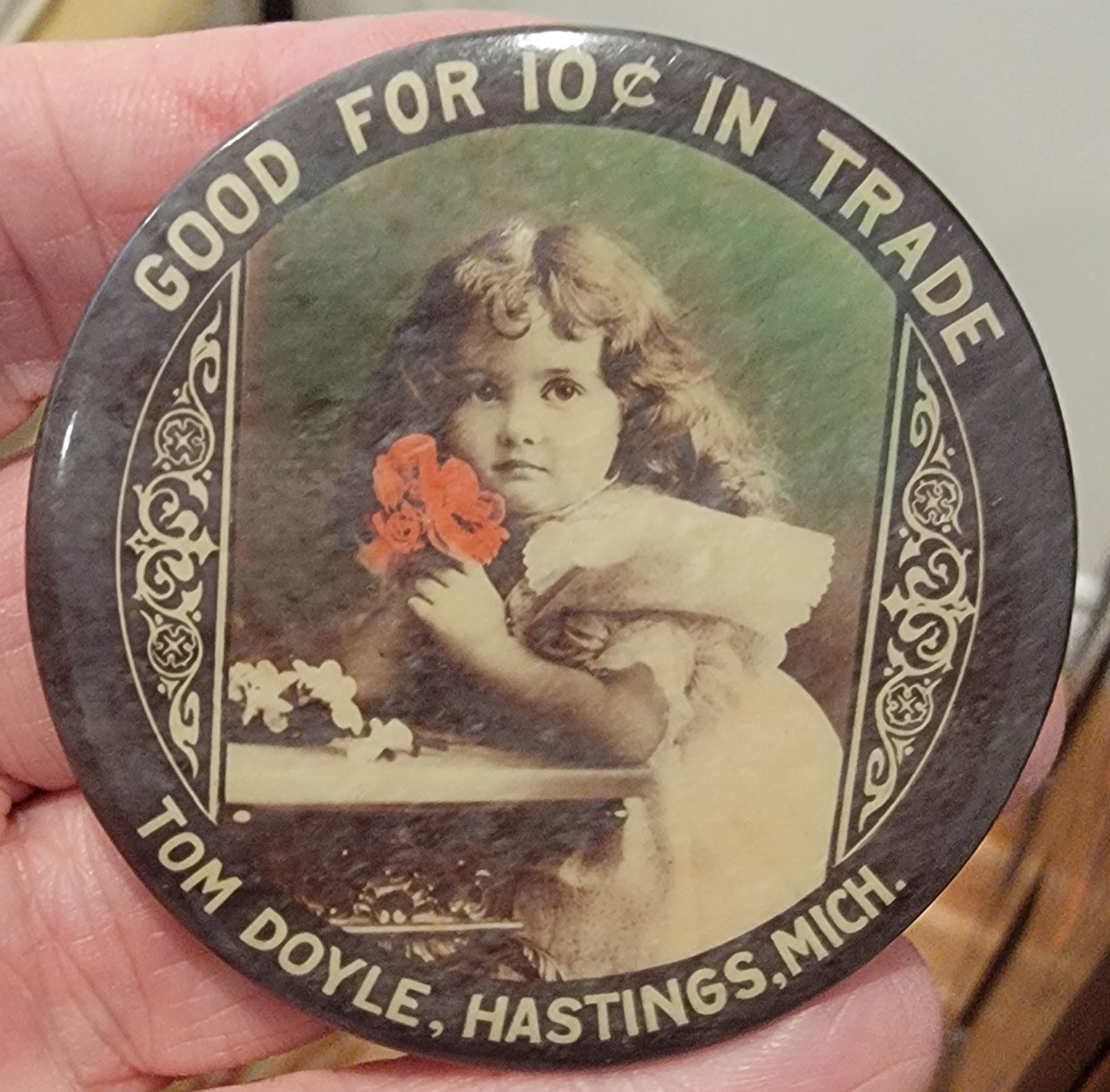 HASTINGS, MICHIGAN Tom Doyle Good for 10c in Trade Advertising Token Mirror