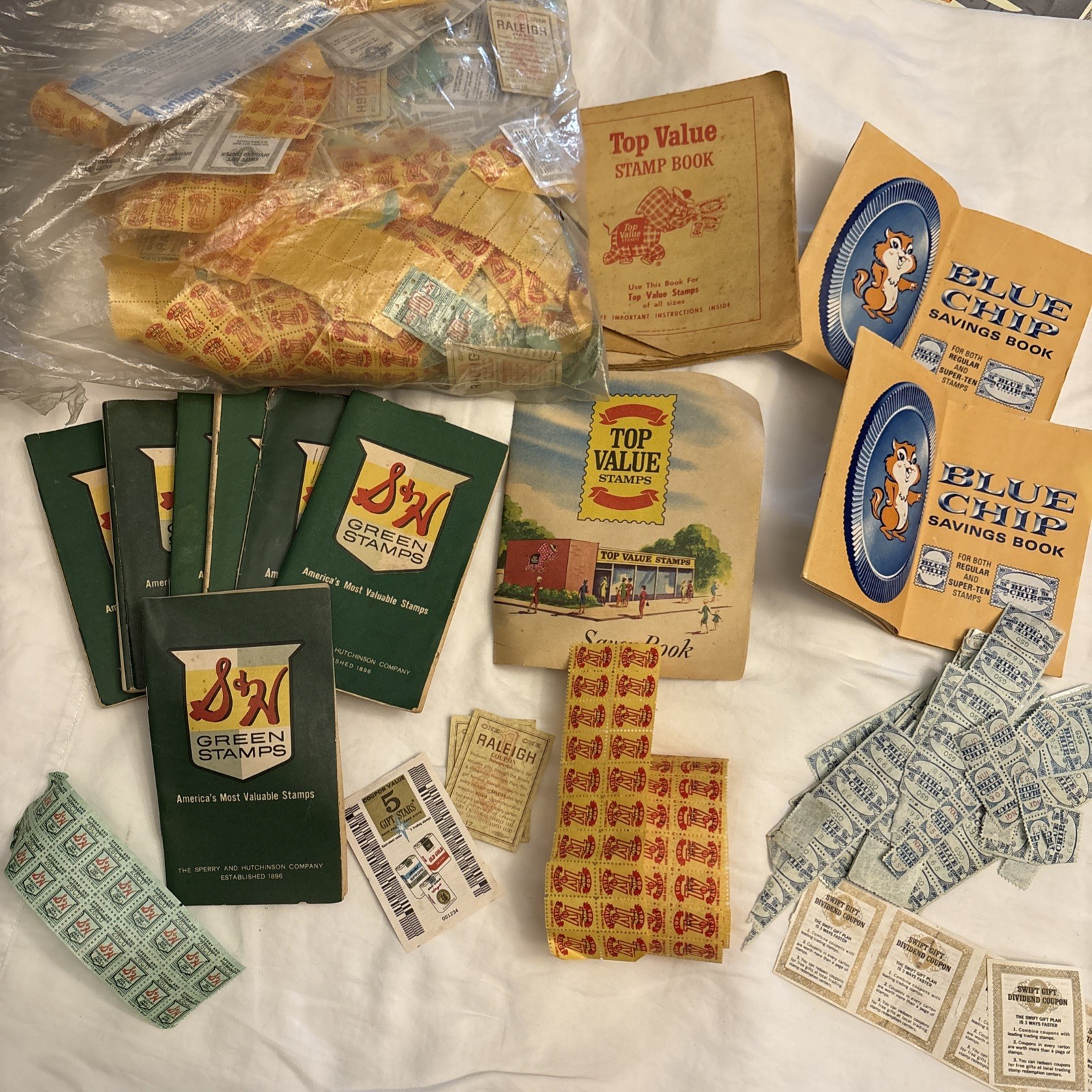 Vintage Lot Stamp Saver Books Blue Chip S&H Top Value Loose Stamps