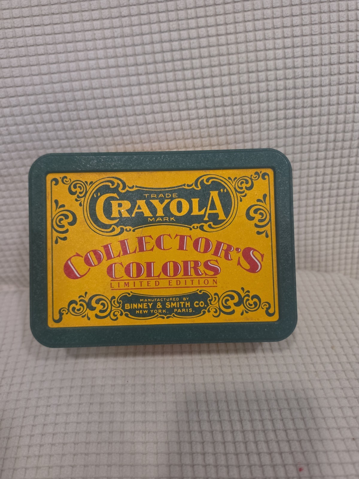 1991 Crayola Collector’s Colors Limited Edition Tin w/ 72 Crayons (8 Retired)