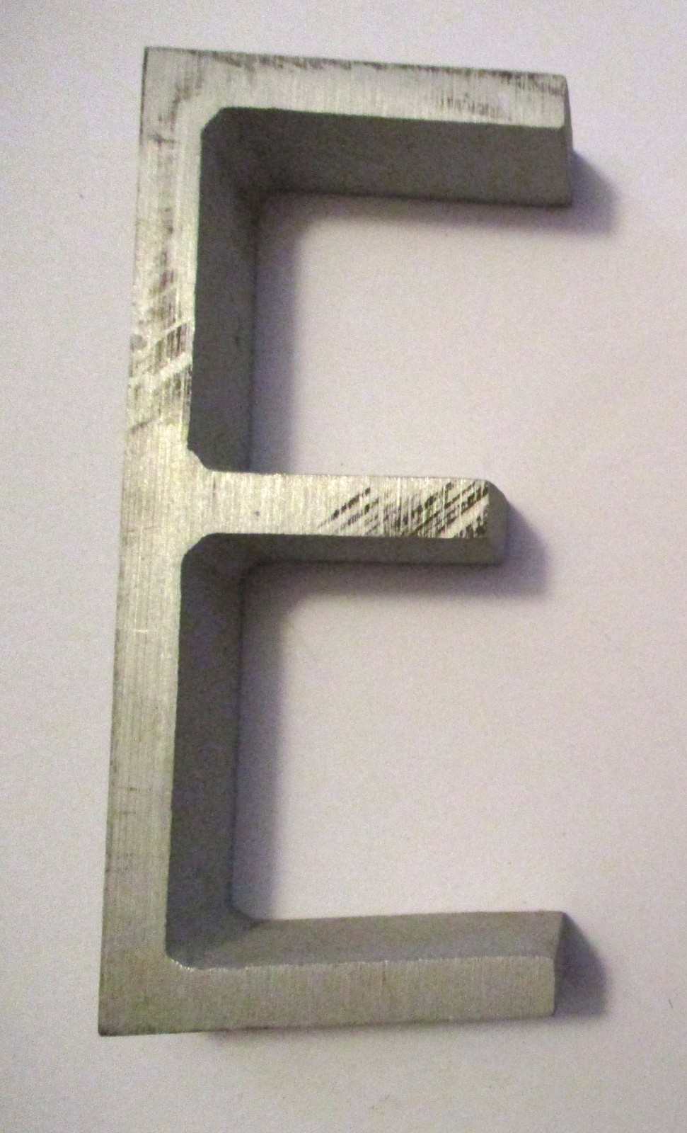 VINTAGE 5 in. ALUMINUM LETTER E ~ SIGN CRAFTS ART STEAMPUNK NAME HOME HOUSE ~ #1
