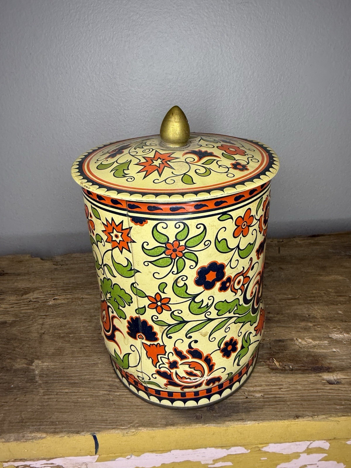 Vintage Floral Regal Crown Candy Murray Allen Imported Biscuit Confection Tin