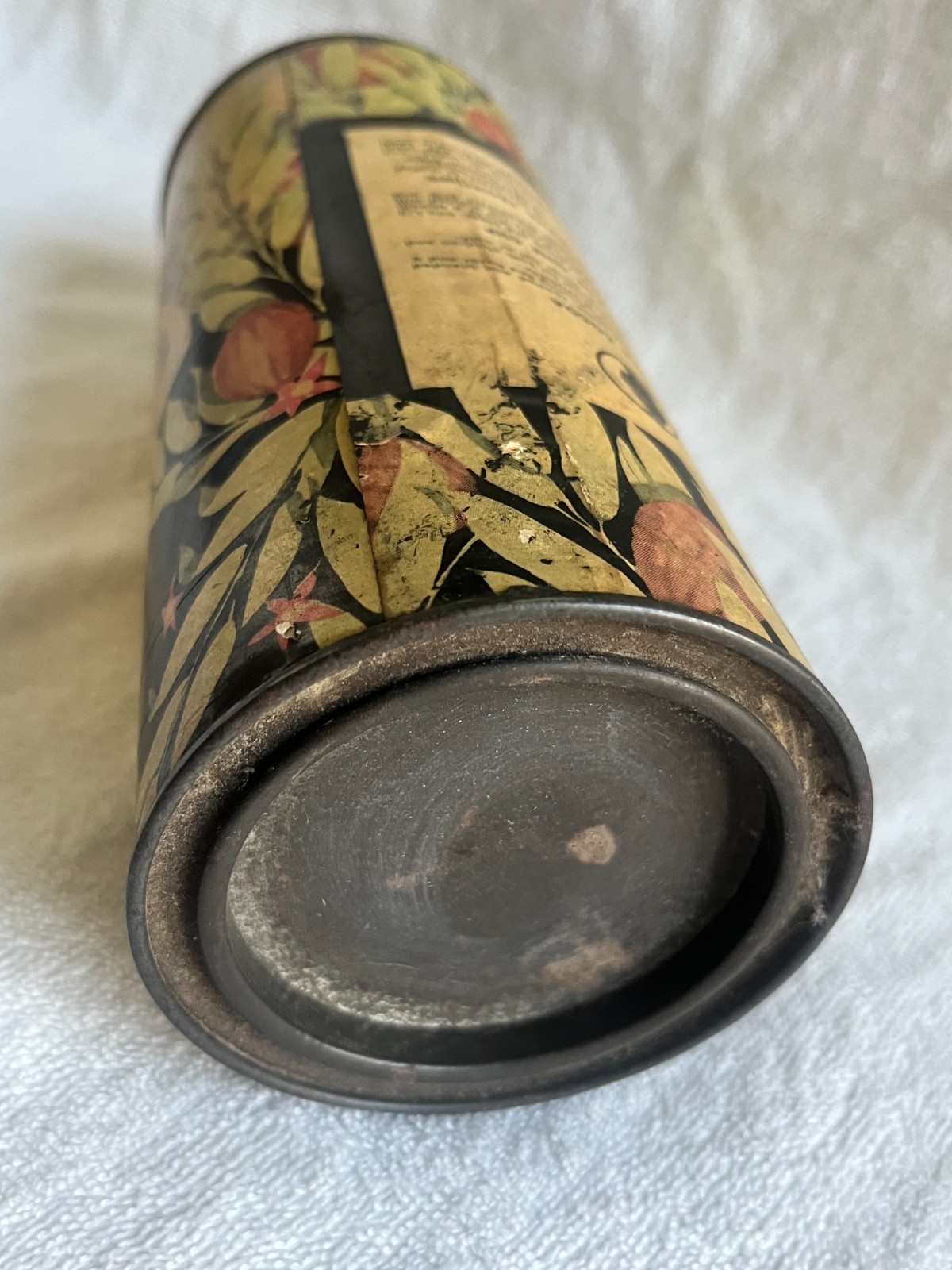 VINTAGE 1925 IONA COCOA 1 LB. TIN CAN WITH PAPER LABEL “EMPTY” – 7.75″ TALL