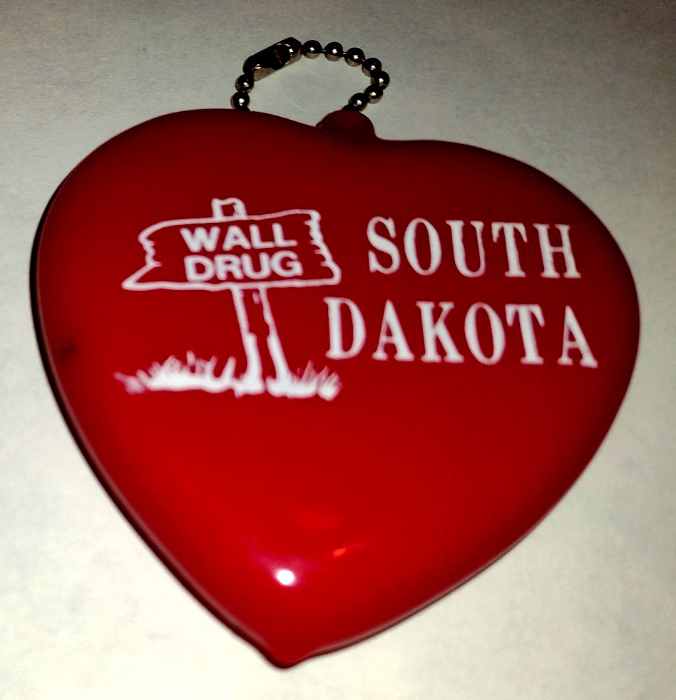 Squeeze Coin Change Purse Red Heart Wall Drug South Dakota Vintage Advertising