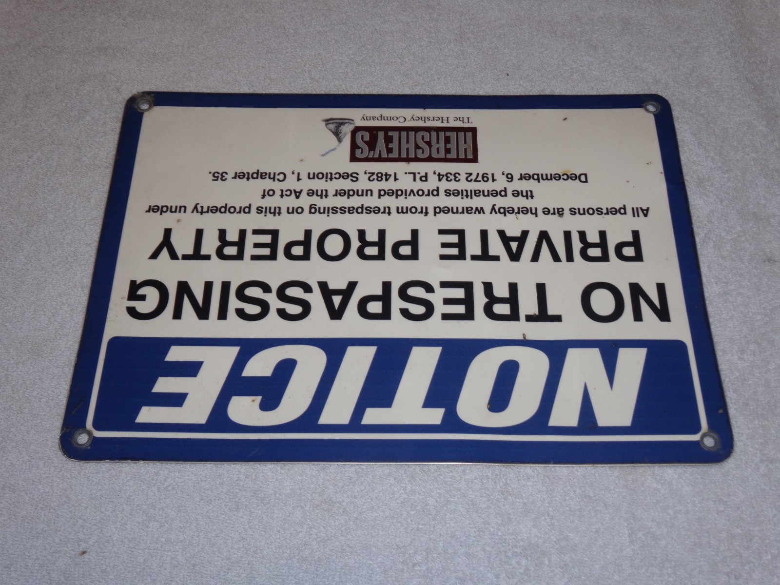 VINTAGE ANTIQUE ORIGINAL THE HERSHEY COMPANY +HERSHEYS KISS 14″ X 10″ METAL SIGN