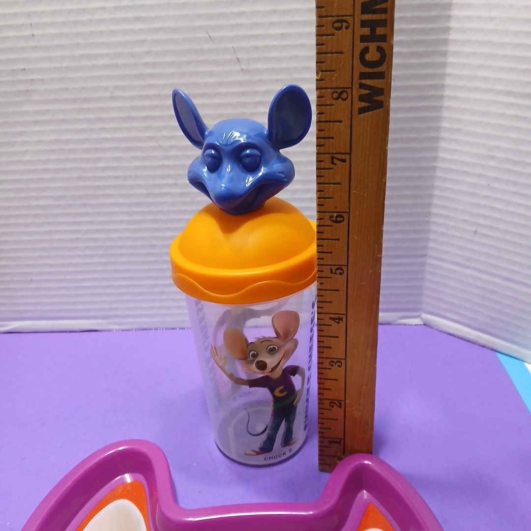 Chuck E. Cheese Plastic Drinking Cup with Lid and Plate