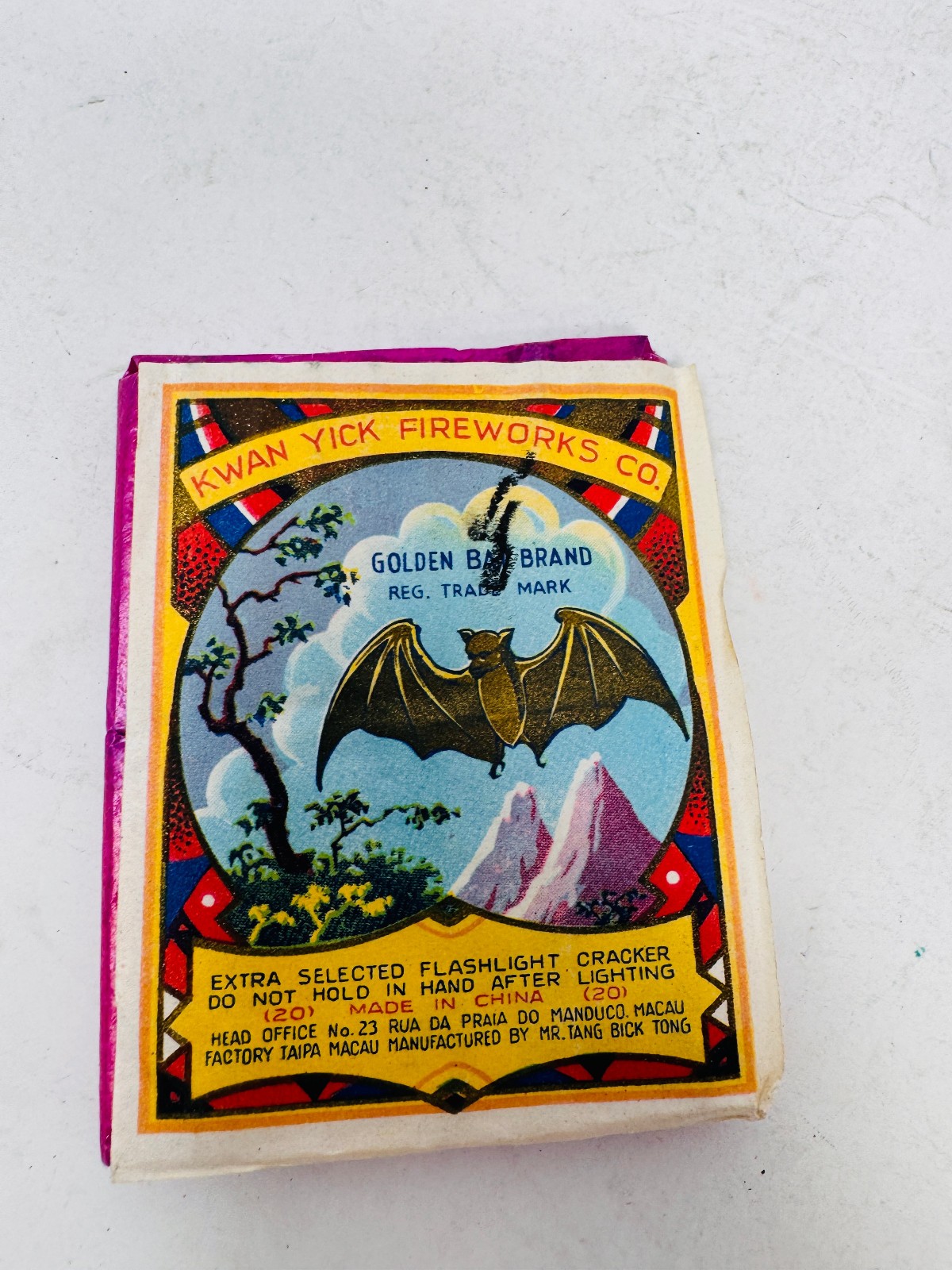 Vintage FireCracker Label GOLDEN BAT BRAND Kwan Yick 20 Macau China Pink