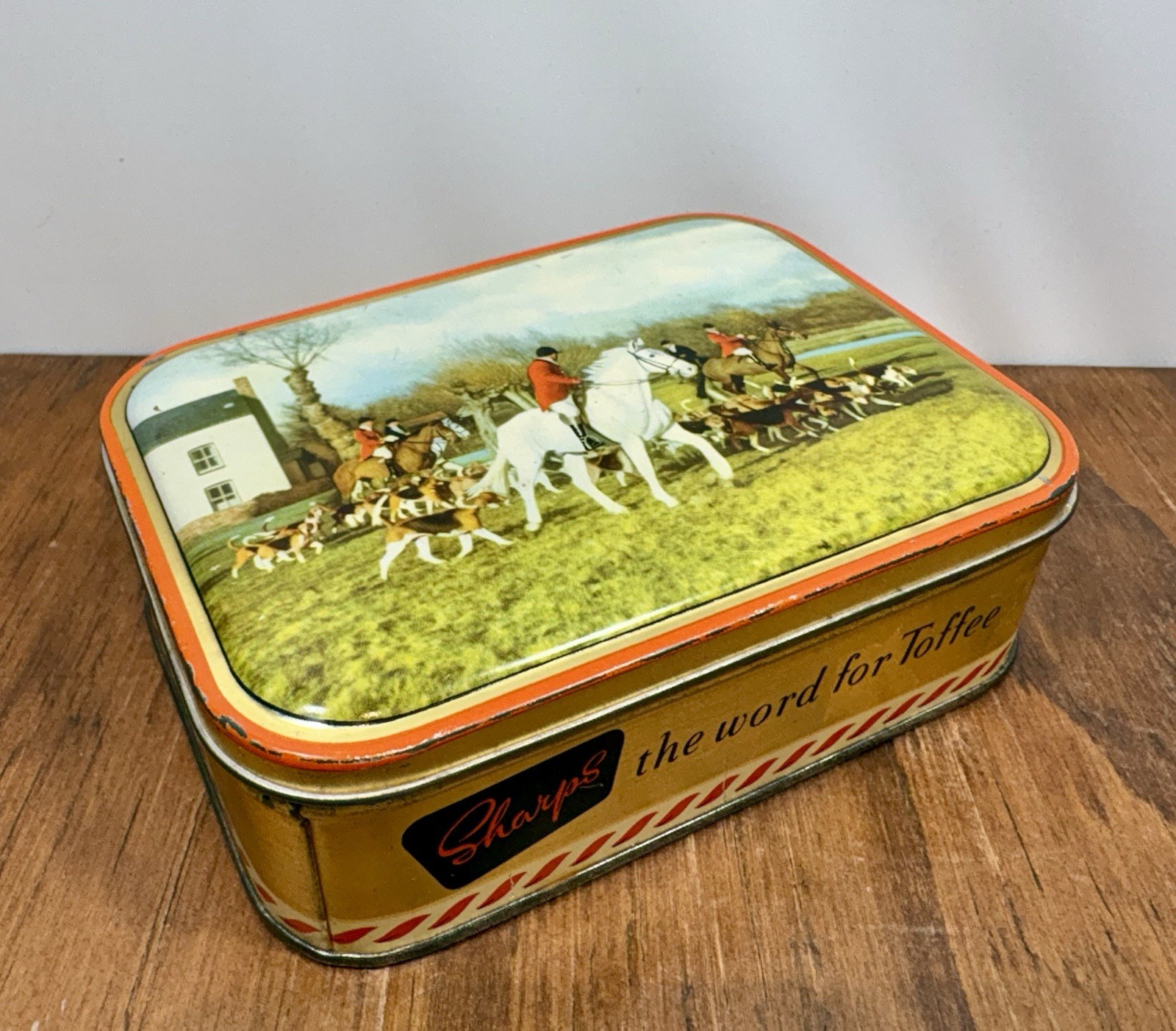 Vintage Sharp’s English Toffee Tin –Hunting Scene – Edward Sharp & Sons Ltd.