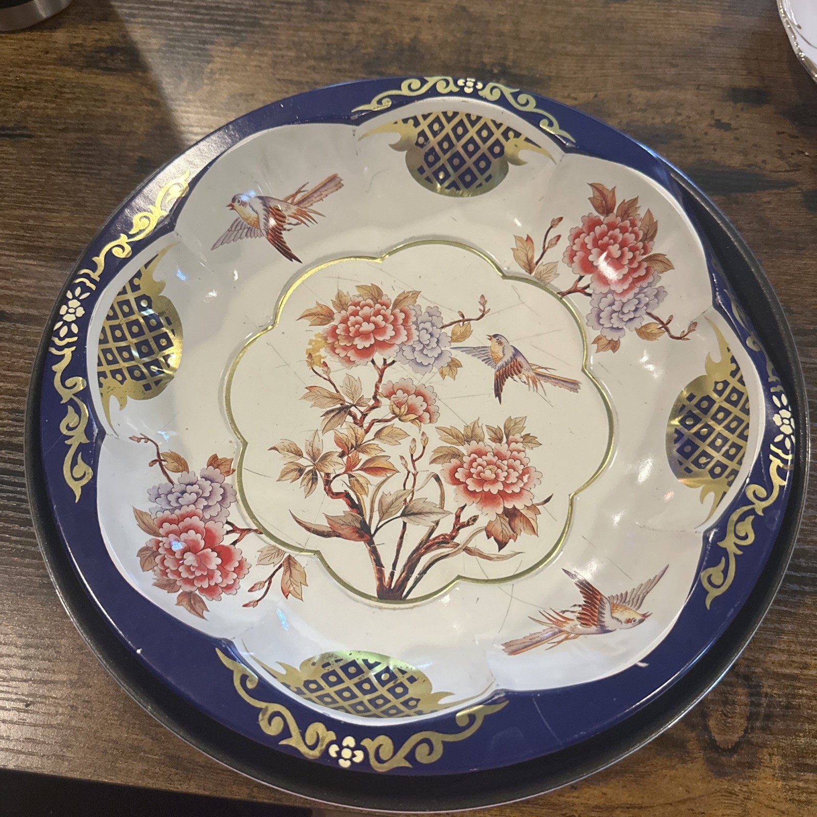 Vintage “The Tin Box Company” Of America Chinoiserie Decorative Tin Bowl
