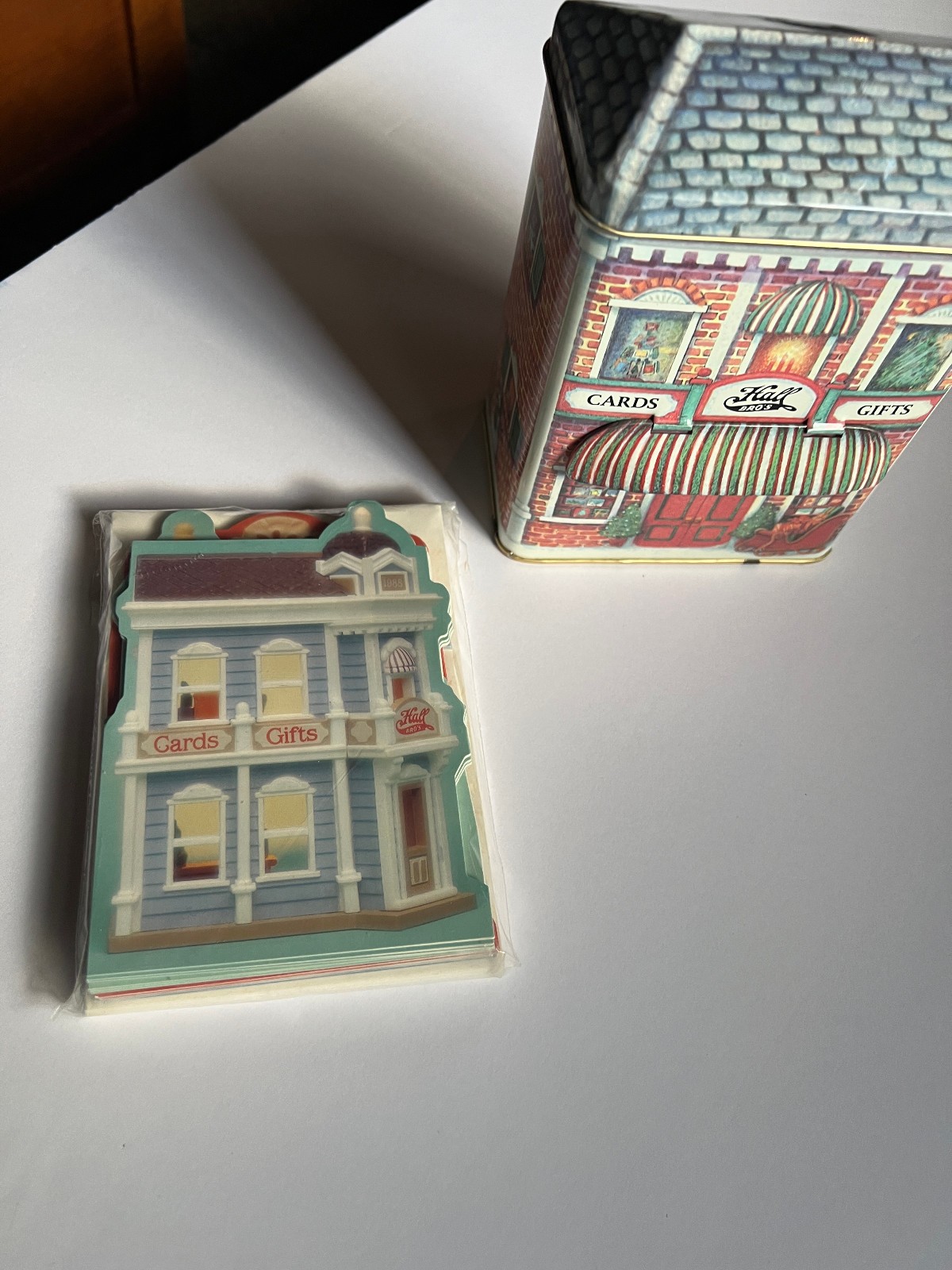 Hallmark 85th Anniversary Tin Box Gift Shop Hall Brothers 1910 NEW with 12 Cards