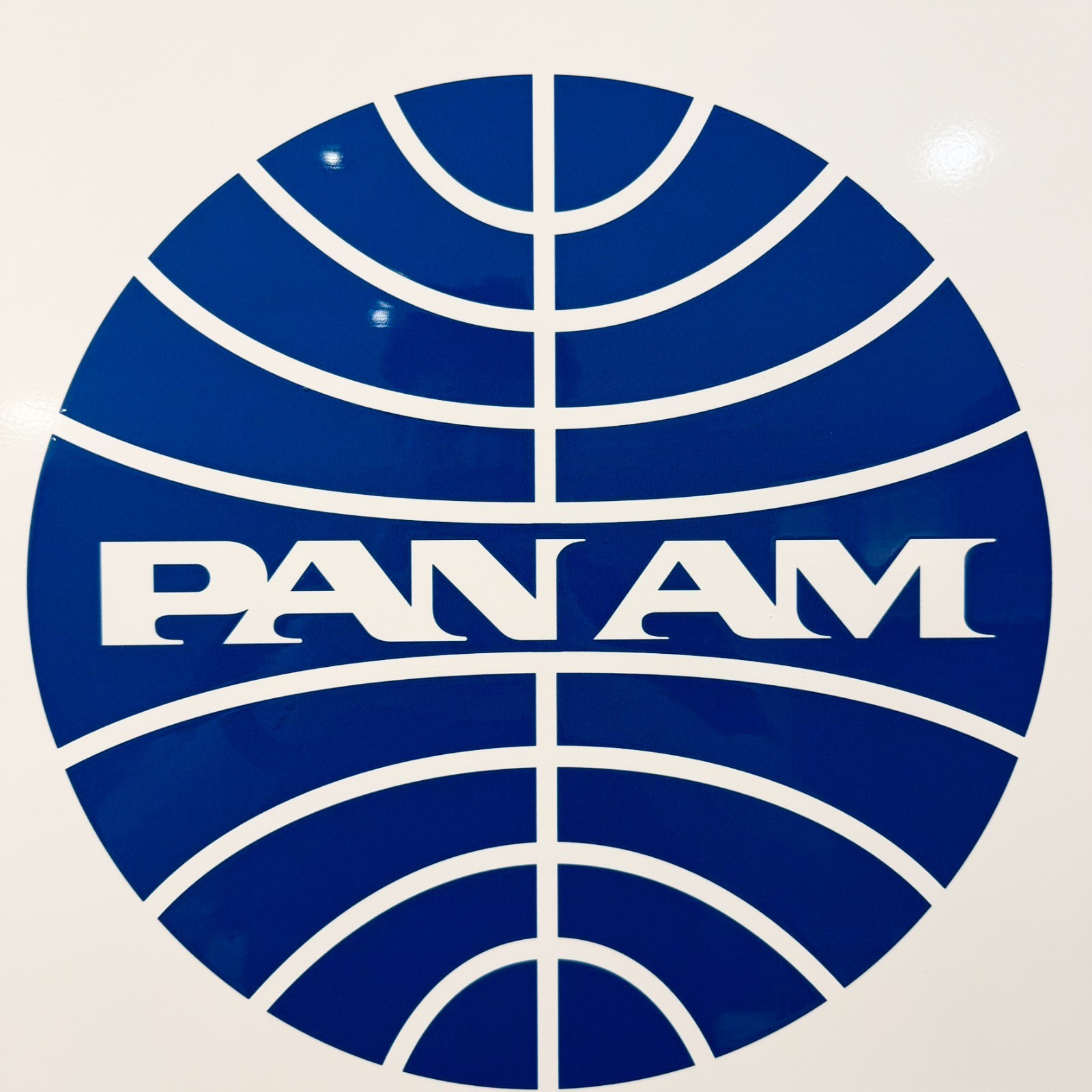 Pan Am – “Travel the World” Airline Logo Metal Sign – 60 × 40 cm (23.6” × 15.7”)