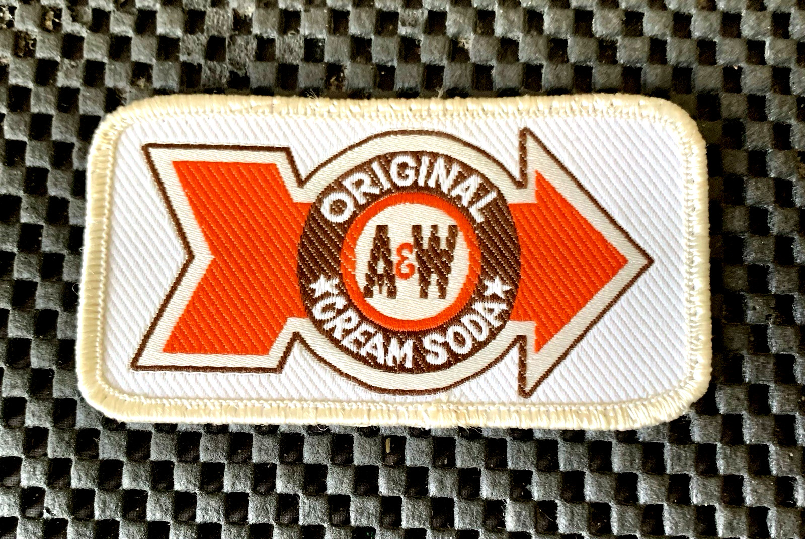 ORIGINAL A & W CREAM SODA PRINTED SEW ON PATCH SOFT DRINK BEVERAGE 3 3/4″ x 2″