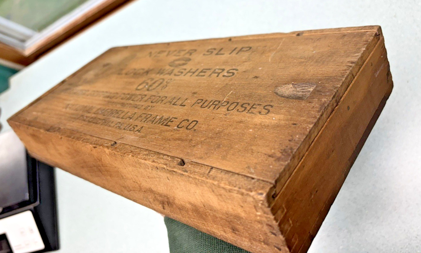Vintage Never Slip Spring Lock Washers Box Philadelphia WOOD BOX hardware store