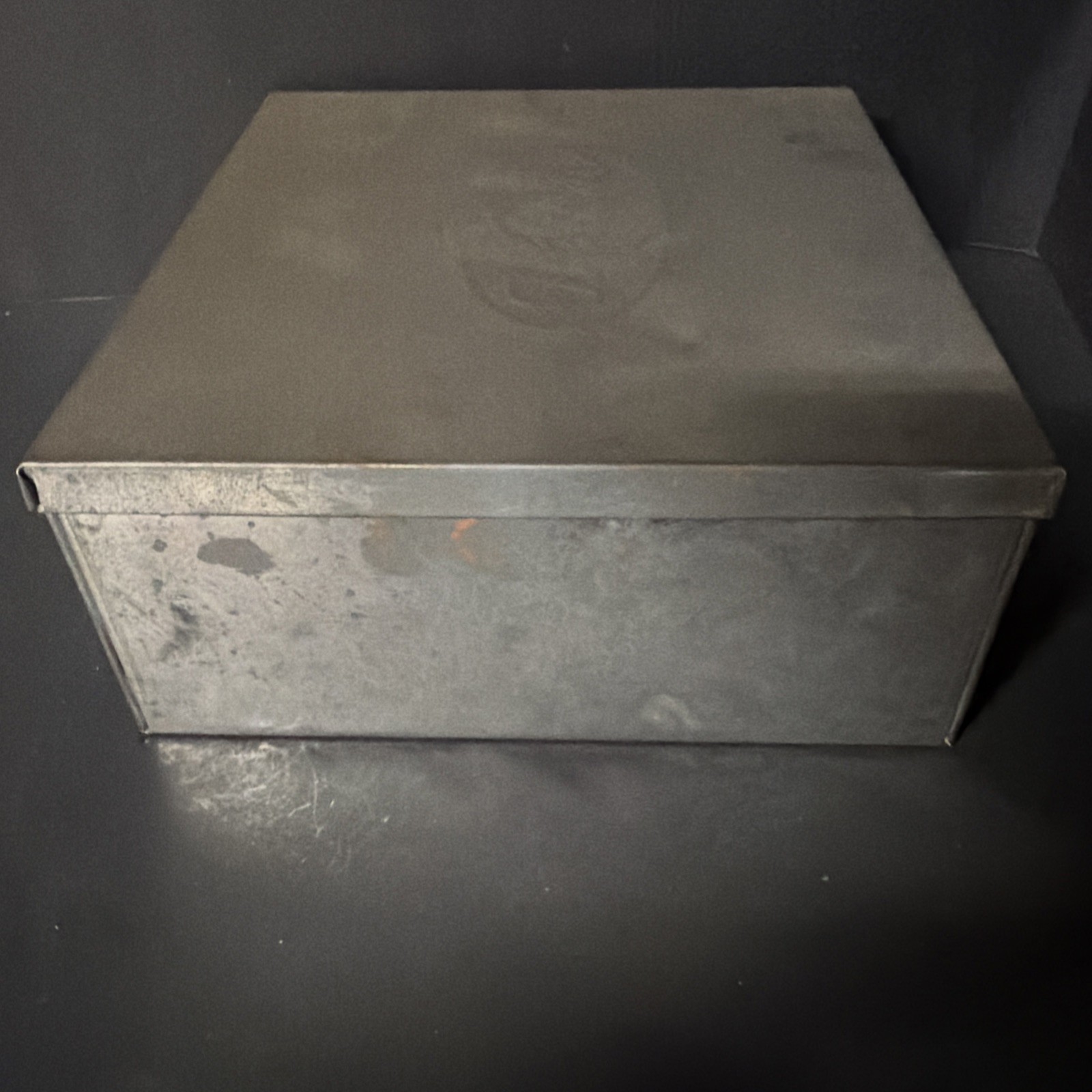 Vintage DELACRE Metal Tin Cookie Box 9 x 8.5 Biscuit Container Advertisement