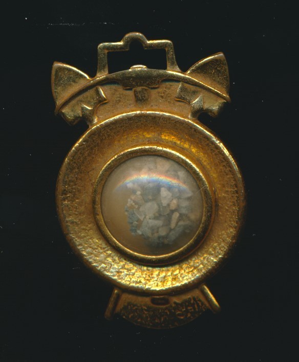 1940’s Ralston Cereal TOM MIX “STRAIGHT SHOOTER” Watch Fob -“GENUINE GOLD ORE”
