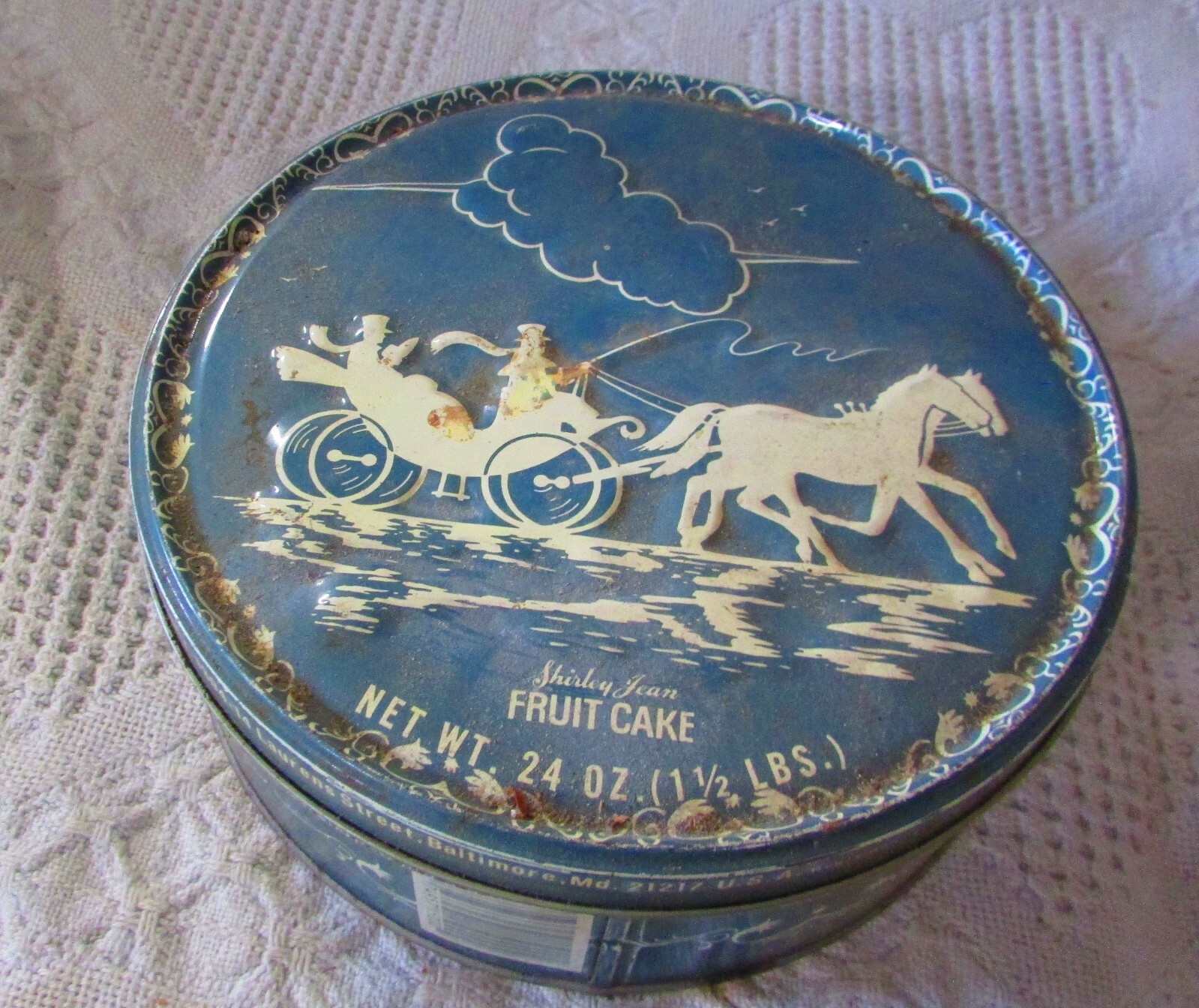 Vintage The Capitol Cake Company Tin, Horse Drawn Carriage On Top