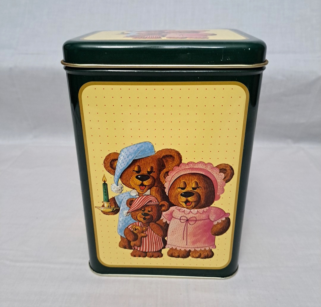 Vintage 1987 Parco Foods Inc Empty Collector’s Tin Three Sleepy Bears 9″x6″x4.5″