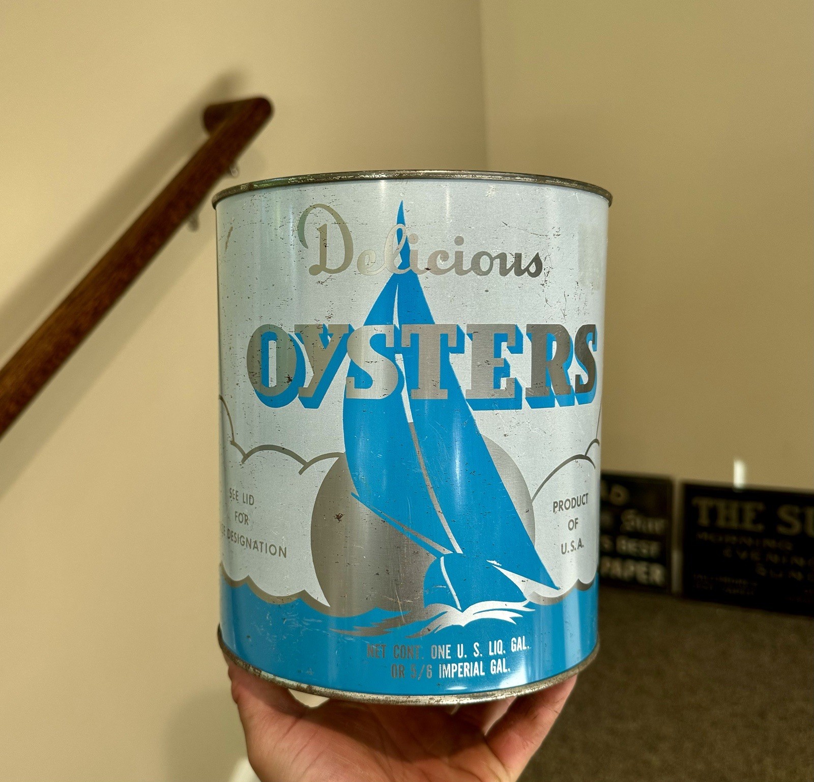 Delicious Oysters Kambarn Bros Chincoteague VA 177 Vintage Tin Can Boat Gallon