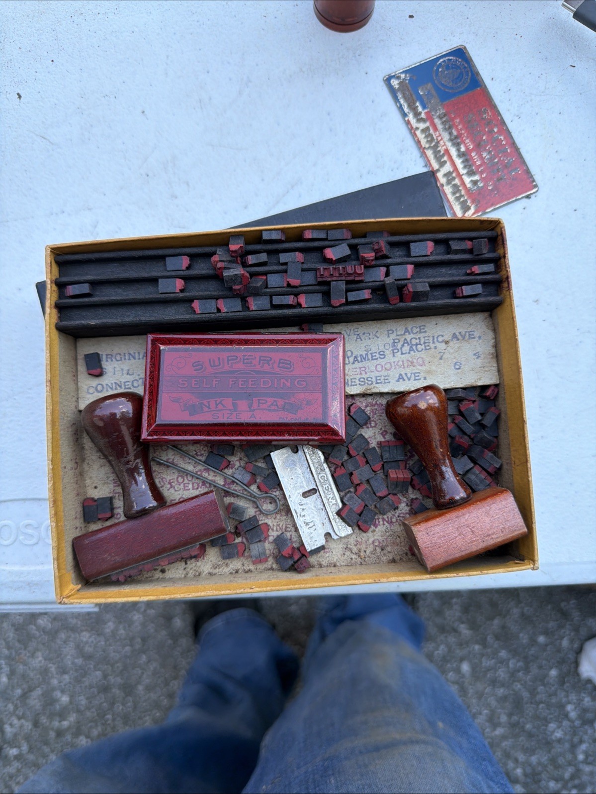 Vintage Superb Self Feeding Ink Pad Tin And kit