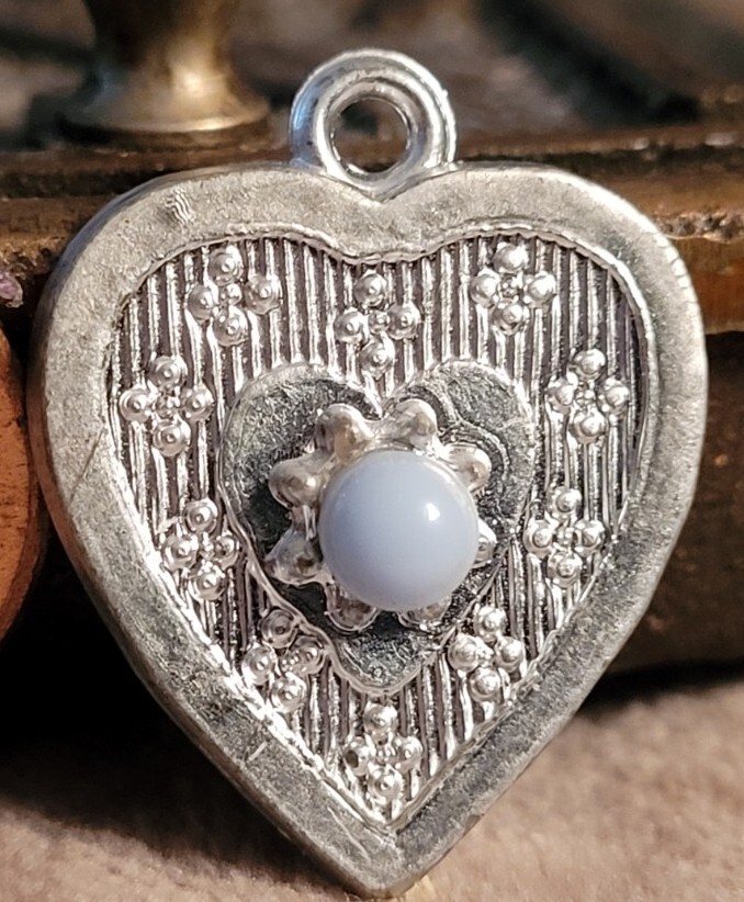 Vintage large plastic silver chrome HEART W FAIX BLUE GEM charm prize jewelry