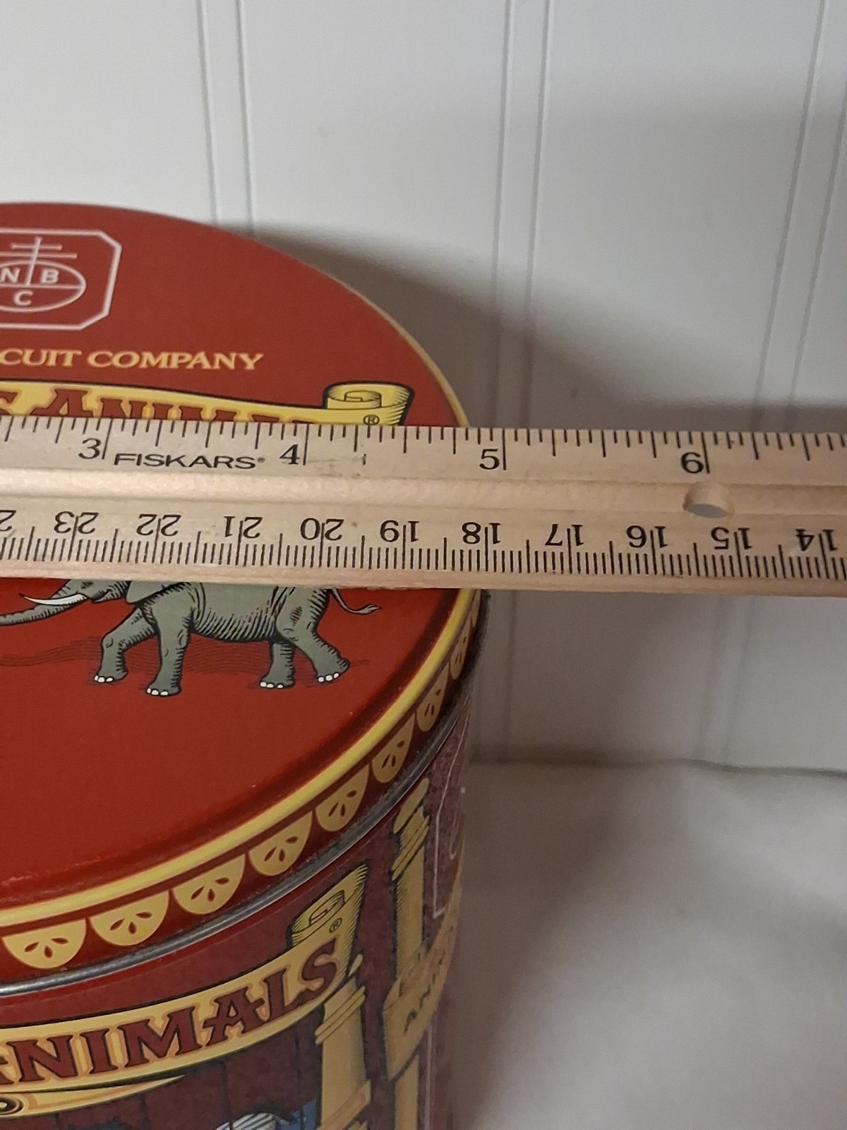 VINTAGE 1979 NABISXO BARNUMS ANIMALS NATIONAL BISCUIT CO. CRACKERS CIRCUS TIN CA