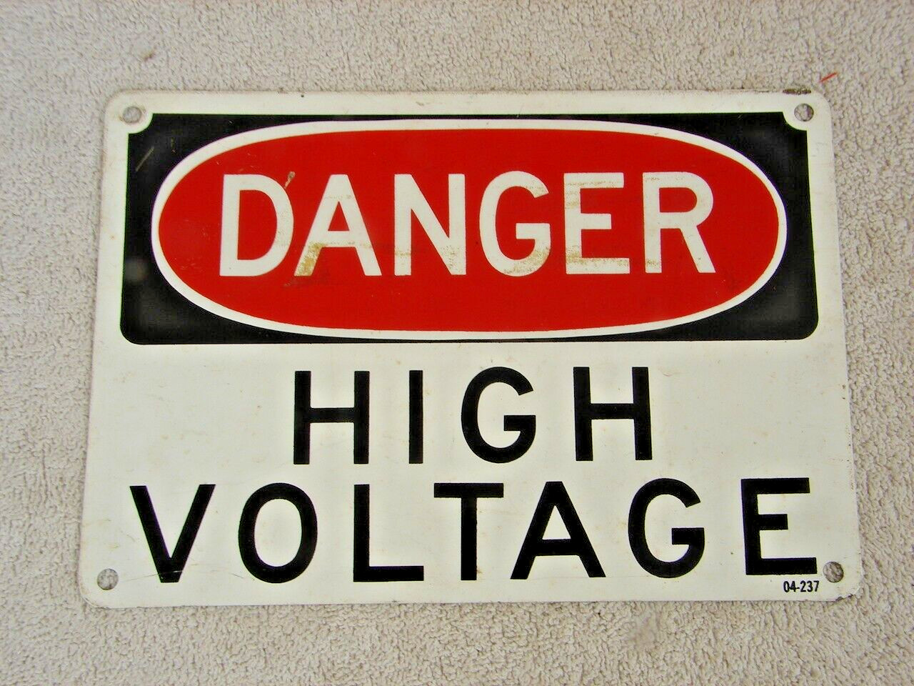 Vintage Danger High Voltage 7 x 10 Metal Sign 04-237