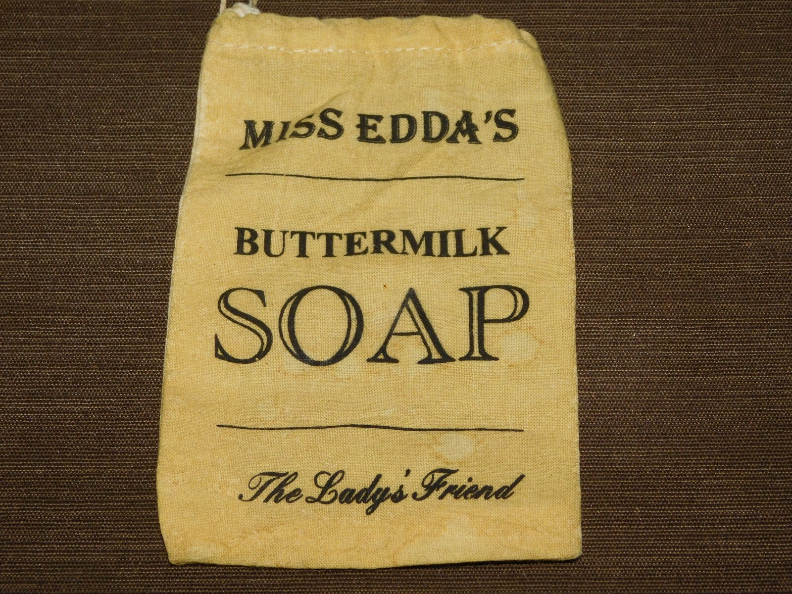 VINTAGE 5 1/2″ X 3 3/4″ MISS EDDA’S BUTTERMILK SOAP MINI CLOTH BAG *EMPTY*