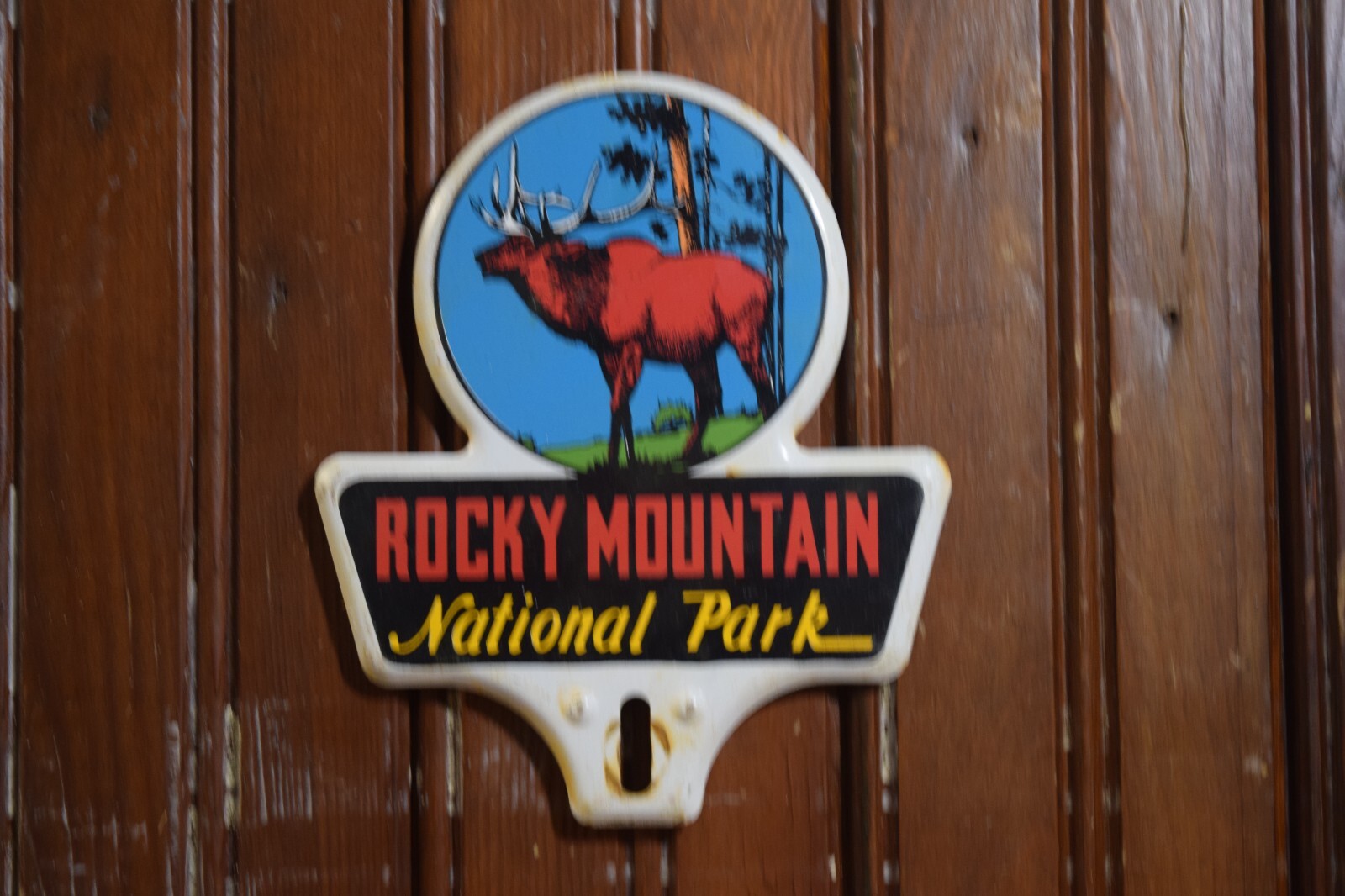 1950s ROCKY MOUNTAIN NATIONAL PARK STAMPED PAINTED METAL TOPPER SIGN ELK MOOSE