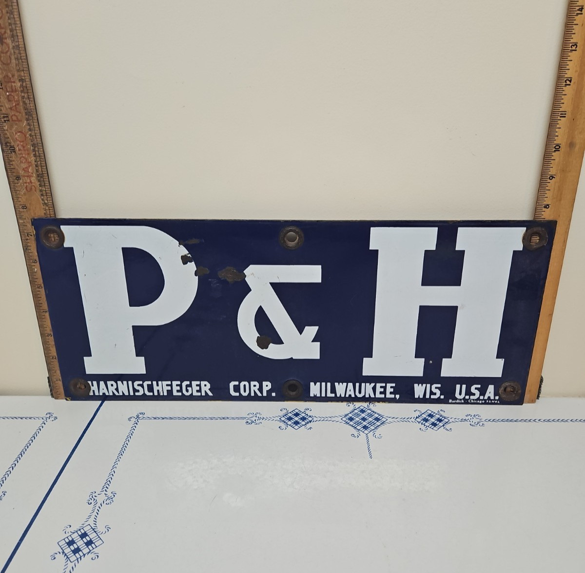 P & H HARNISCHFEGER CORP. Milwaukee Wis. Porcelain Sign Burdick~Chicago 32N42