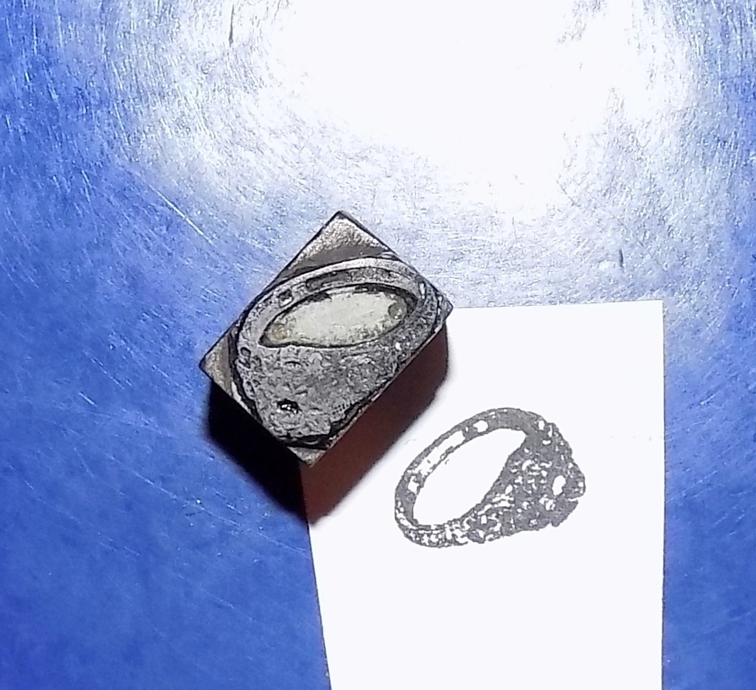 Small Vintage “Diamond Ring” Wood & Metal Letterpress Printers Block