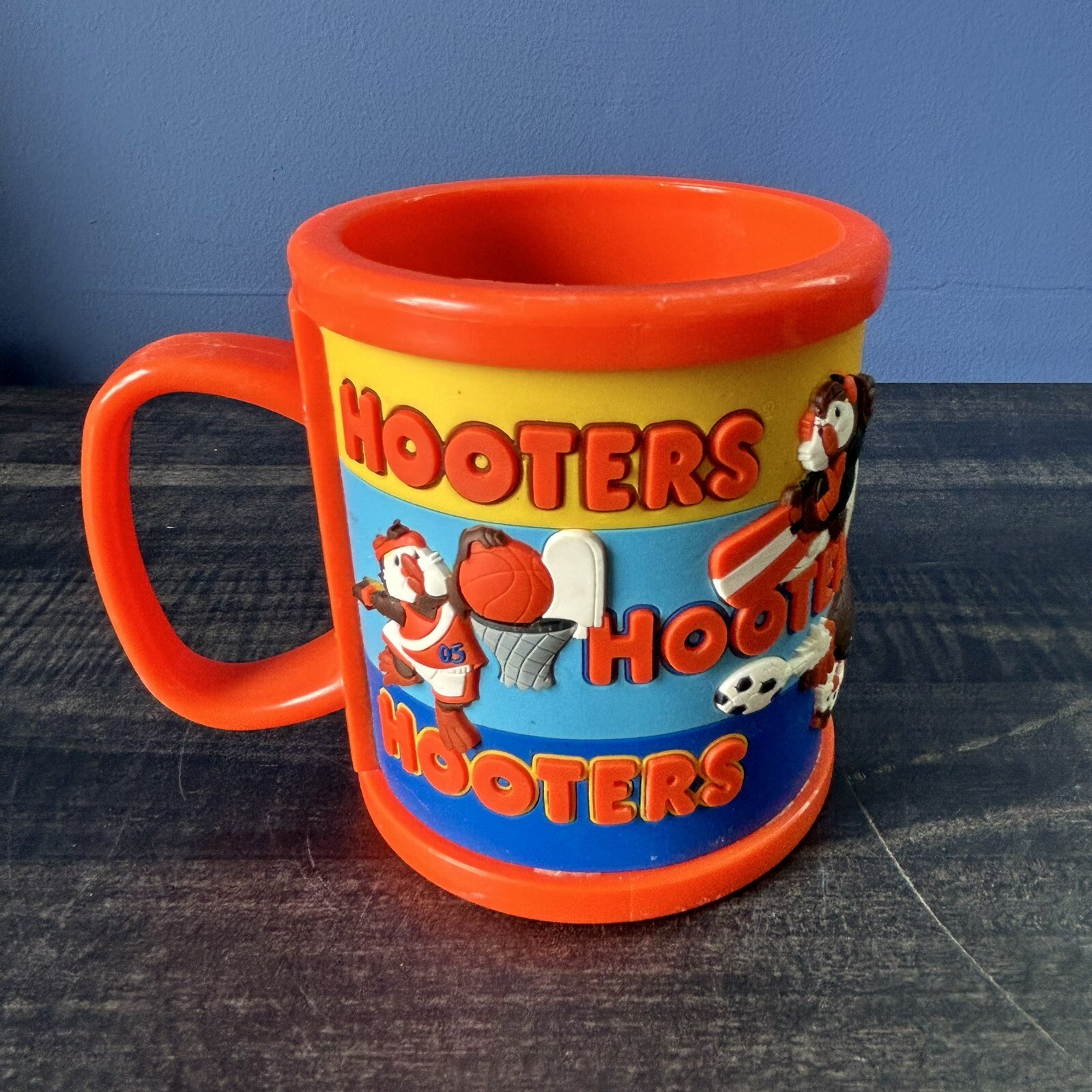 Hooters 8oz 3D Plastic Rubber Mug Owl Basketball Soccer Hockey Surfing