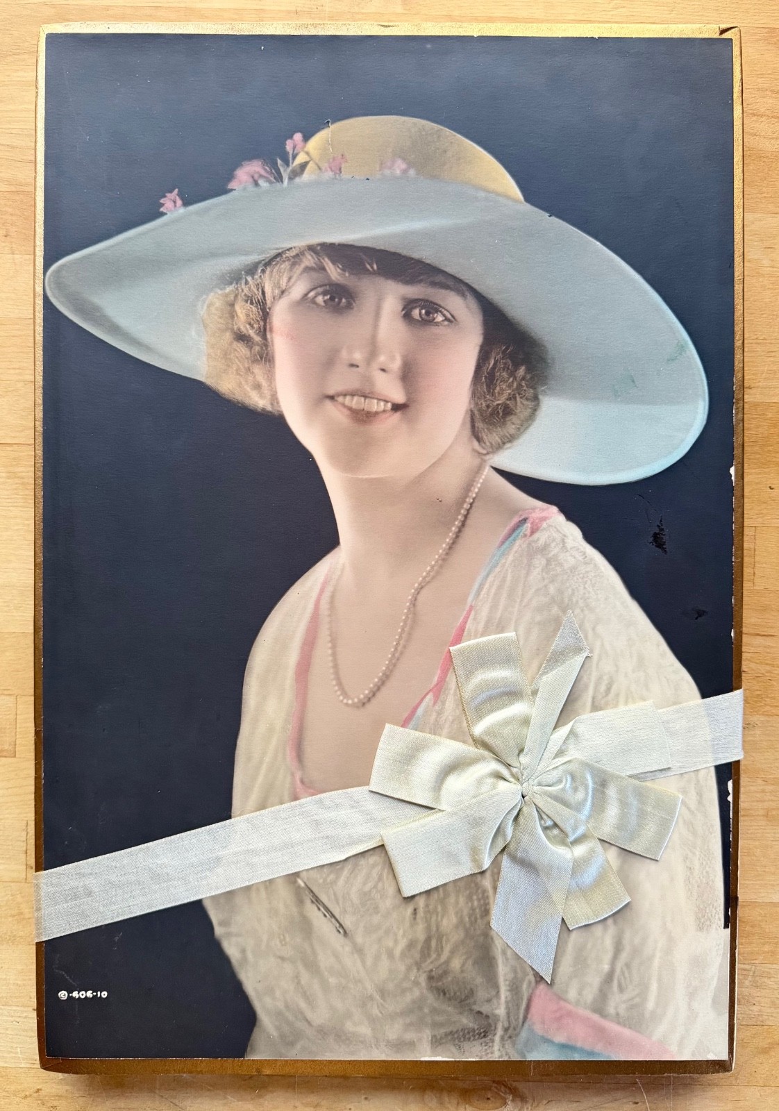 F.H. Dow Company, Cambridge Mass., Bostonian Chocolates Box ca. 1910-1920
