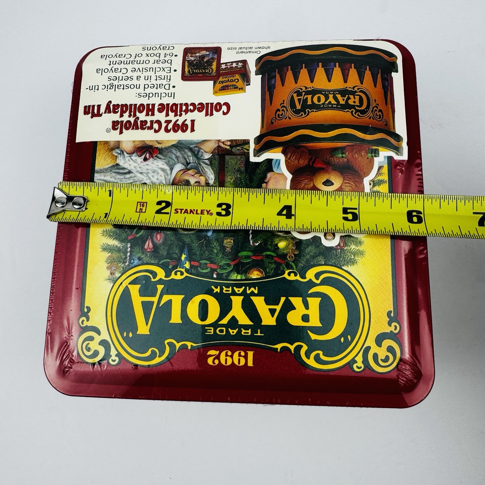 1992 Crayola Collectible Holiday Tin Sealed Gift Set Bear Ornament Crayons