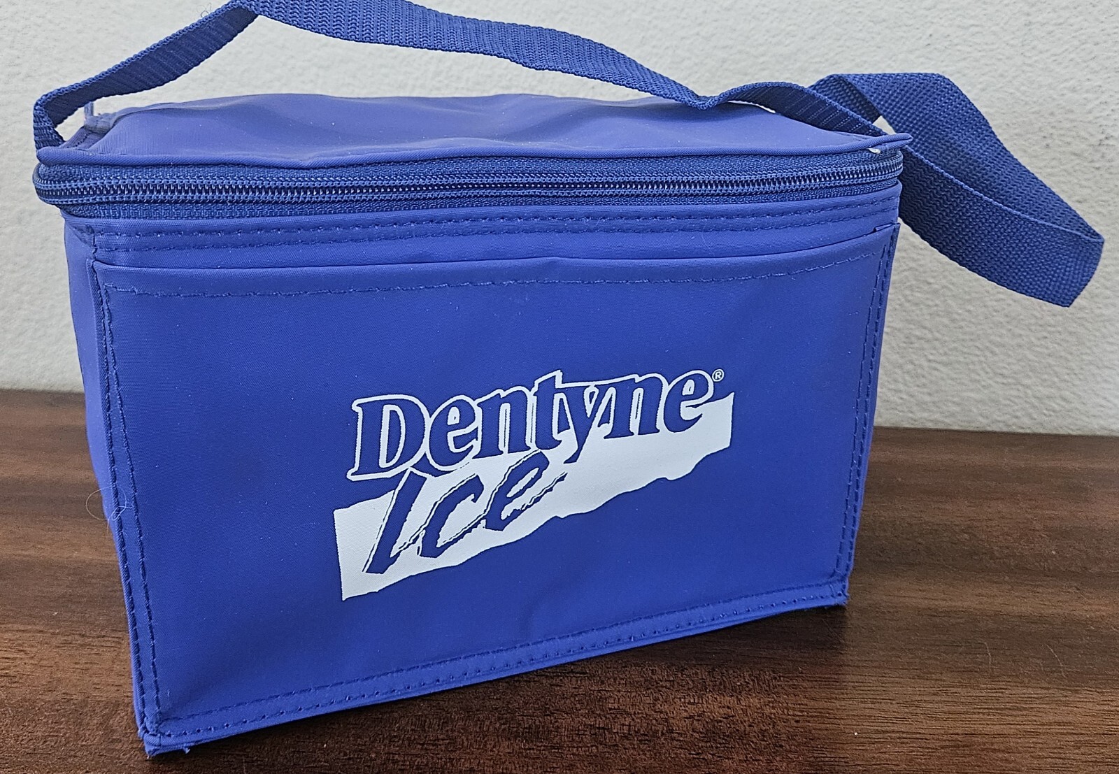 VTG Insulated Cooler Dentyne Ice Beverage Soft Side Bag w/Strap. Promo. New!