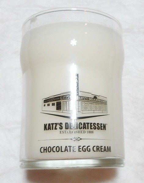 KATZ’S DELICATESSEN EST 1888 – CHOCOLATE EGG CREAM CANDLE – NEW IN BOX
