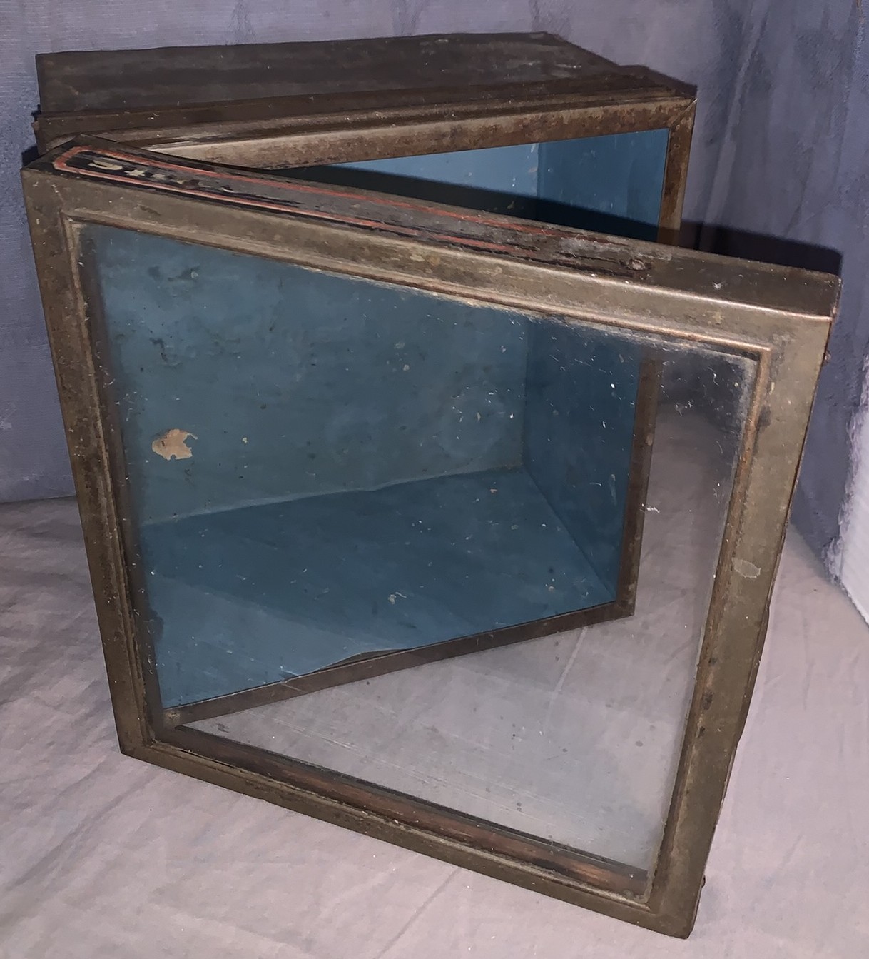 Antique Loose Wiles Sunshine Biscuits Glass Top Display Case 8 1/2″ by 9″