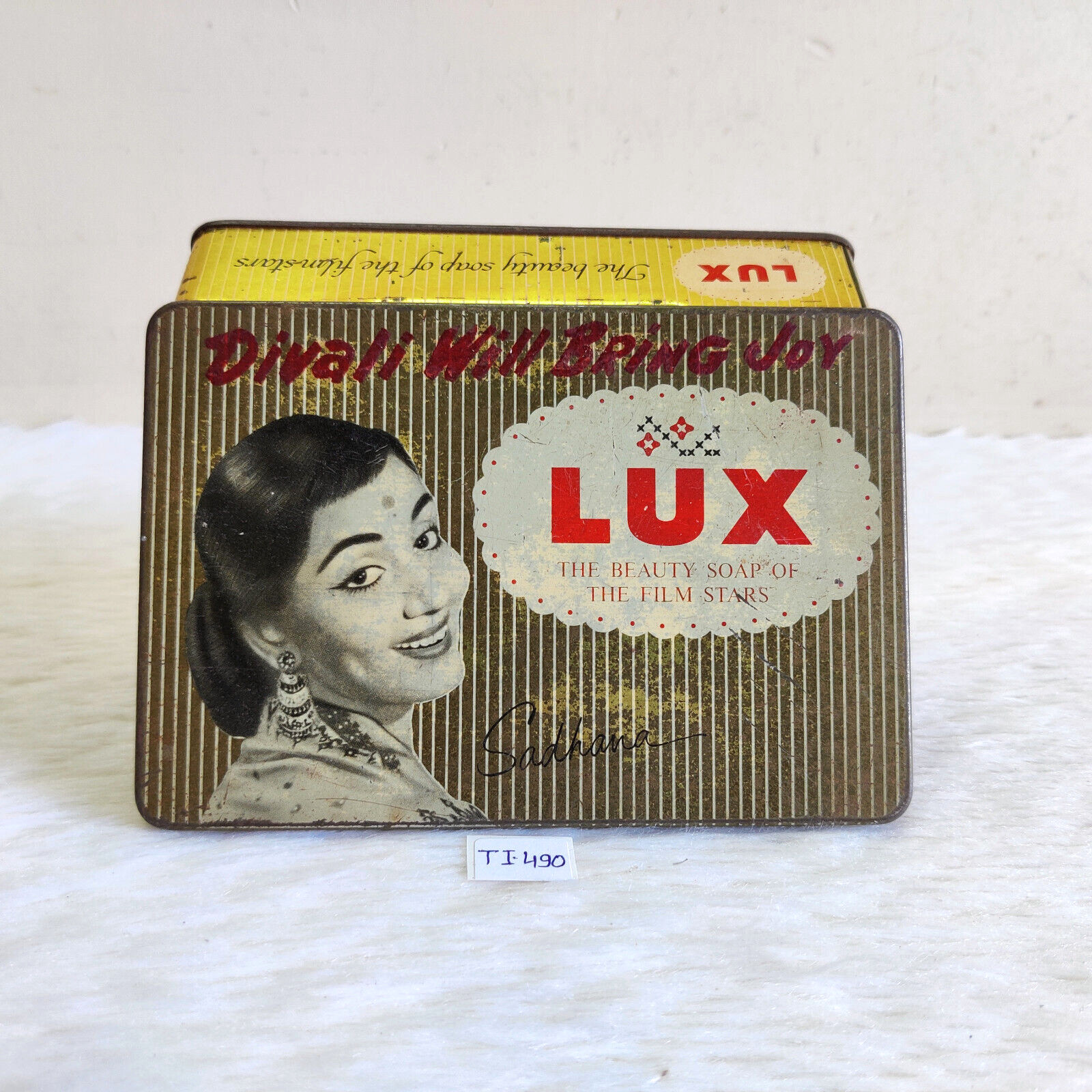 Vintage Lux Toilet Soap Advertising Lady Graphics Litho Tin Box Decorative TI490