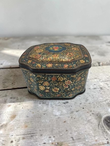 Vintage George W Horner Floral Tin Chester Le Street England Biscuit Tin